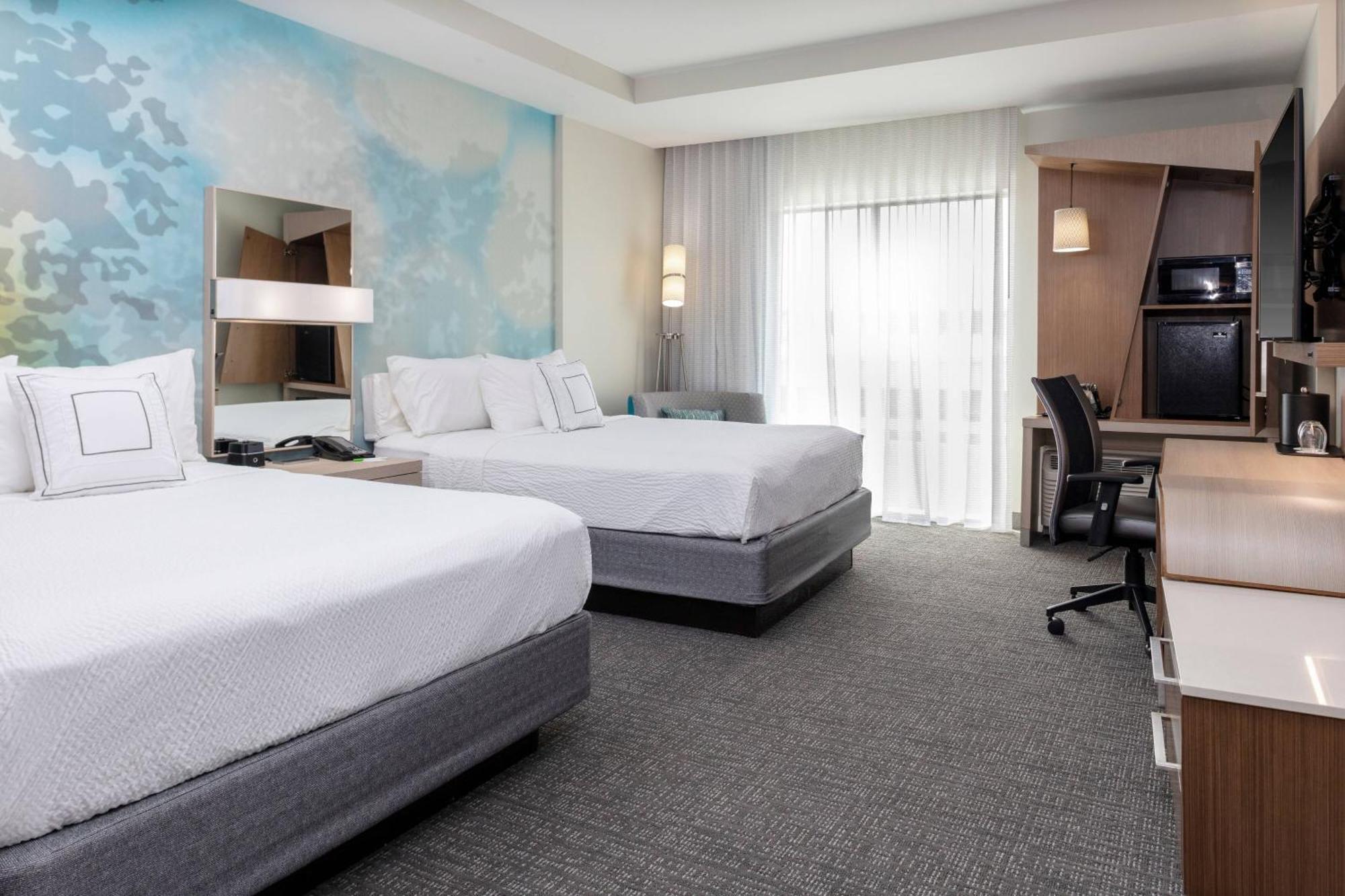 Отель Courtyard By Marriott Indianapolis West-Speedway Экстерьер фото